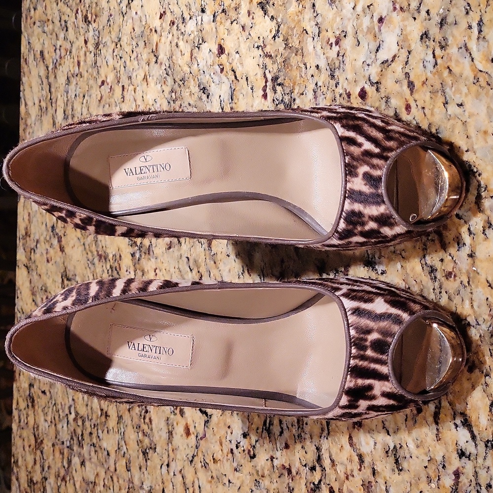 VALENTINO heels size 8.5 tiger stripe